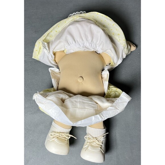 Cabbage Patch Preemie Green Eyes 1982 Dress/Shoes/Hat Birth Certificate & More - Picture 16 of 16